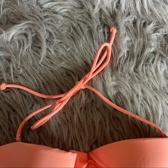 Victoria’s Secret Coral Halter Style Swimsuit Top 36C - Picture 11 of 13